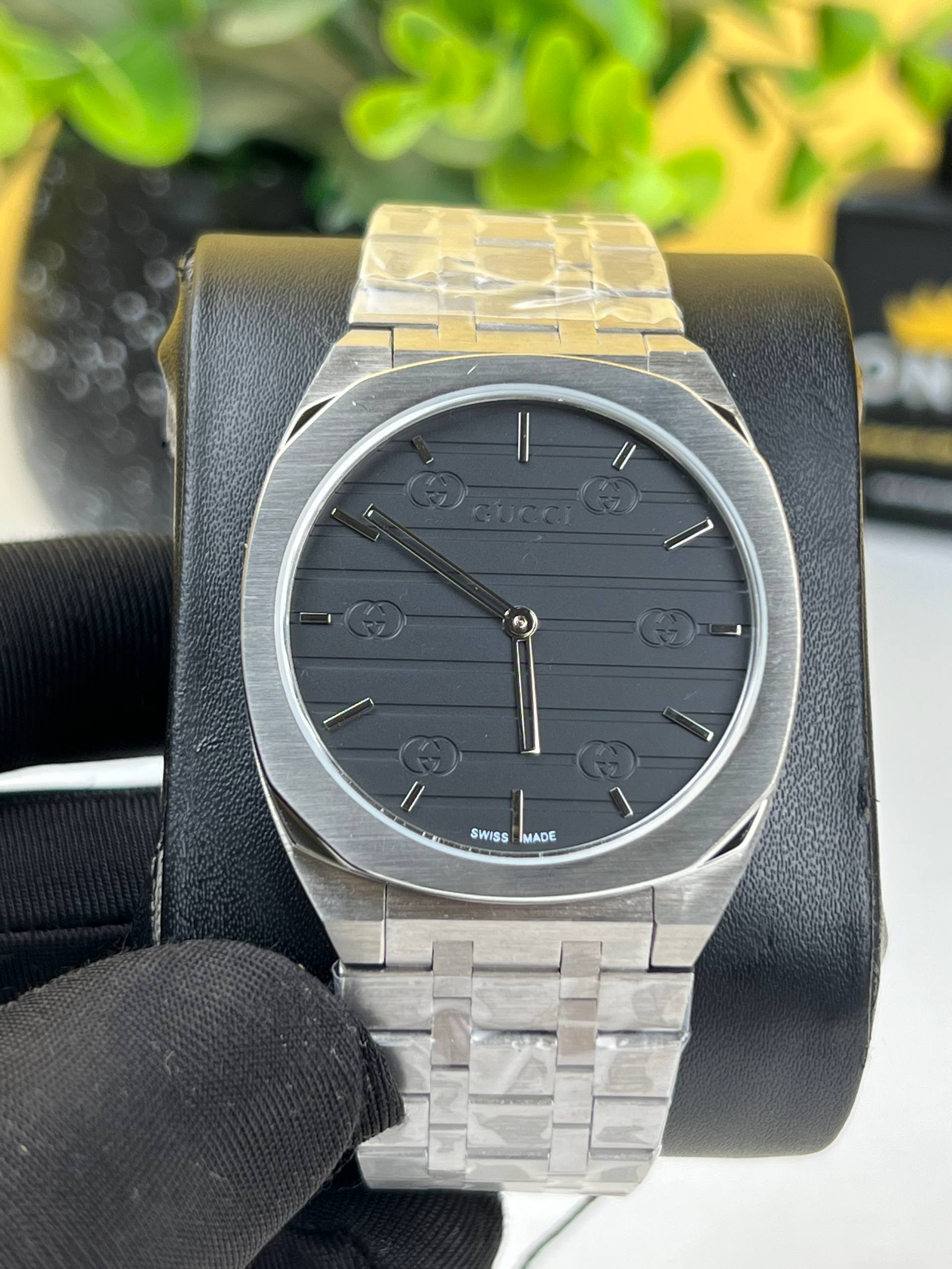 Gucci 25H Stainless Steel Black Dial Ultra-thin 38mm - Quartz