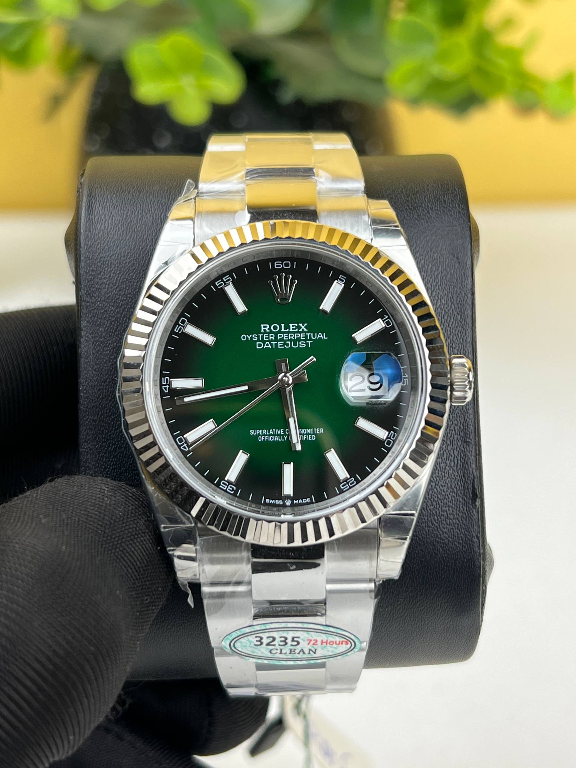 G-RAP / Swiss – What Does It Mean シールド Rolex Date just 41mm Green Dial - Swiss ETA 3235 movement - Onyx Store